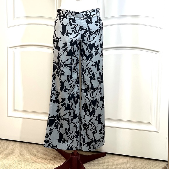 Smythe Wide Leg Printed Pants. Size 4 - Picture 3 of 7
